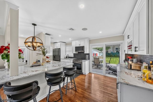 42 Donnalin Pl, Clifton City, NJ 07013
