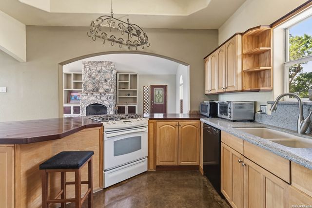 19708 Nottingham, Grey Forest, TX 78023