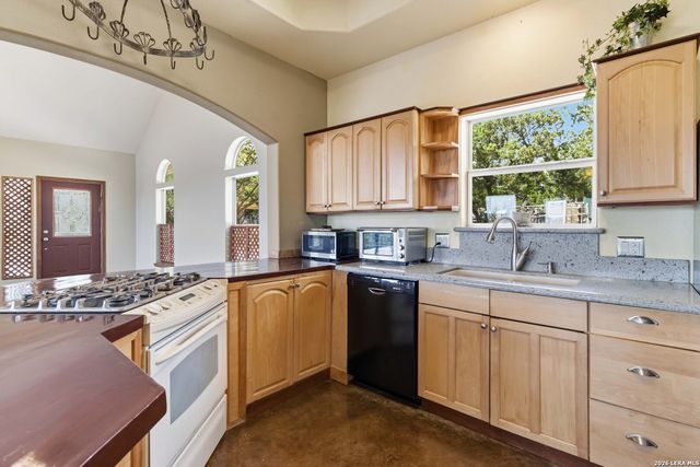 19708 Nottingham, Grey Forest, TX 78023