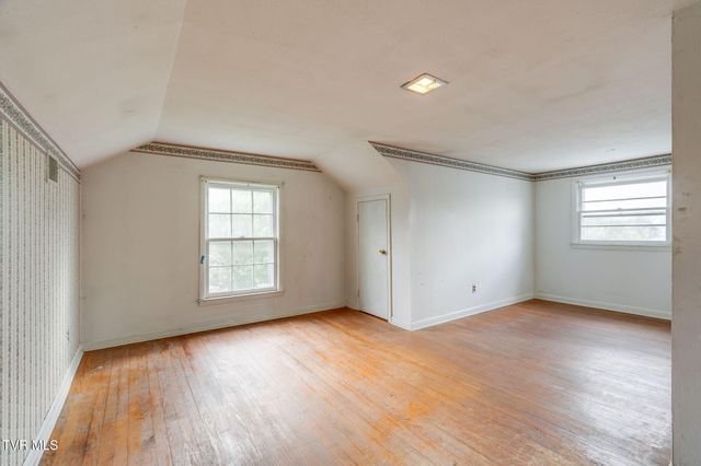 1604 East Watauga Avenue, Johnson City, TN 37601