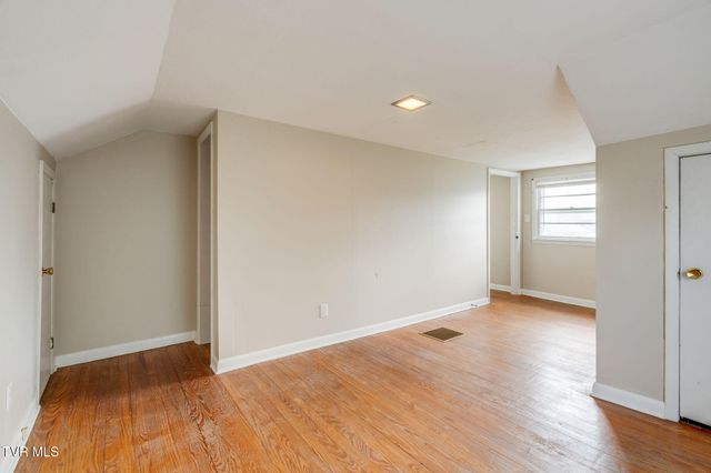 1604 East Watauga Avenue, Johnson City, TN 37601