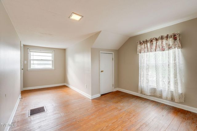 1604 East Watauga Avenue, Johnson City, TN 37601