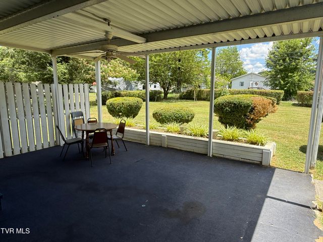 1604 East Watauga Avenue, Johnson City, TN 37601