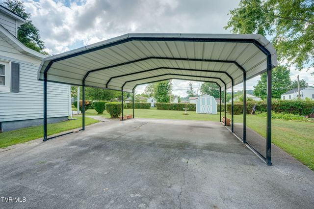 1604 East Watauga Avenue, Johnson City, TN 37601