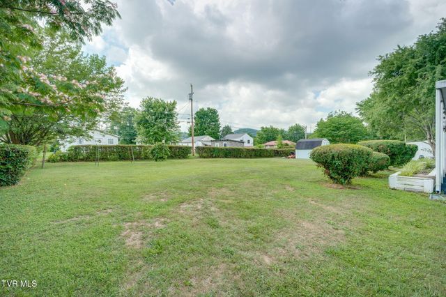 1604 East Watauga Avenue, Johnson City, TN 37601