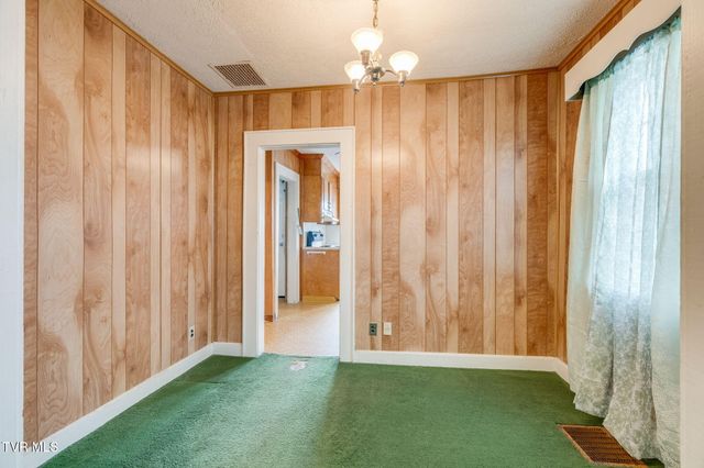 1604 East Watauga Avenue, Johnson City, TN 37601