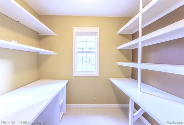 28414 CARLTON WAY Drive, Novi, MI 48377