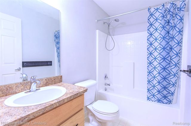 28414 CARLTON WAY Drive, Novi, MI 48377