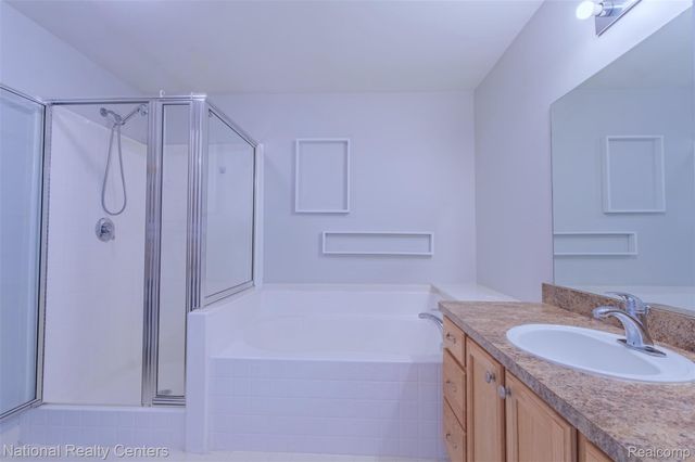 28414 CARLTON WAY Drive, Novi, MI 48377