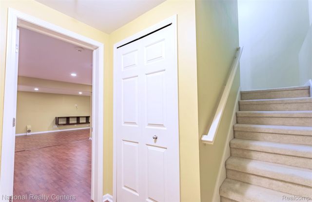 28414 CARLTON WAY Drive, Novi, MI 48377