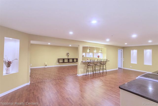 28414 CARLTON WAY Drive, Novi, MI 48377