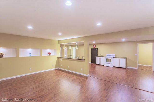 28414 CARLTON WAY Drive, Novi, MI 48377