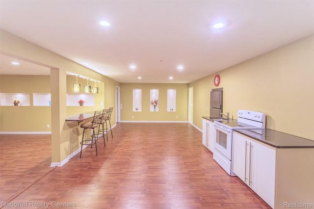 28414 CARLTON WAY Drive, Novi, MI 48377