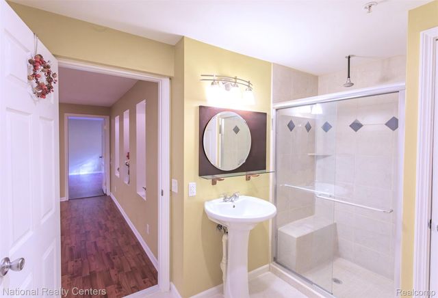 28414 CARLTON WAY Drive, Novi, MI 48377