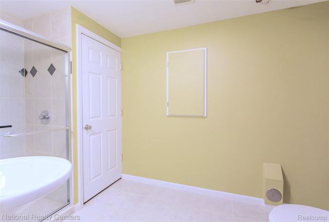 28414 CARLTON WAY Drive, Novi, MI 48377