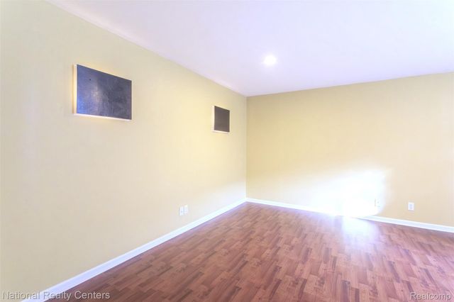 28414 CARLTON WAY Drive, Novi, MI 48377