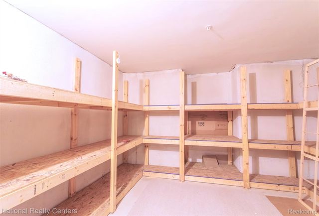 28414 CARLTON WAY Drive, Novi, MI 48377