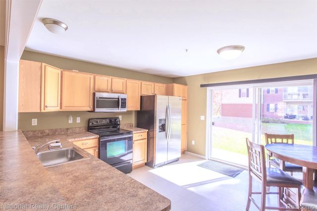 28414 CARLTON WAY Drive, Novi, MI 48377