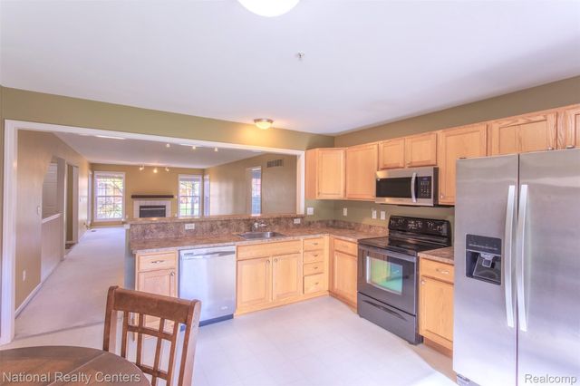 28414 CARLTON WAY Drive, Novi, MI 48377