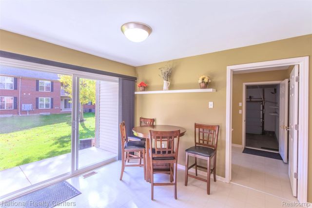 28414 CARLTON WAY Drive, Novi, MI 48377