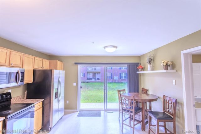 28414 CARLTON WAY Drive, Novi, MI 48377