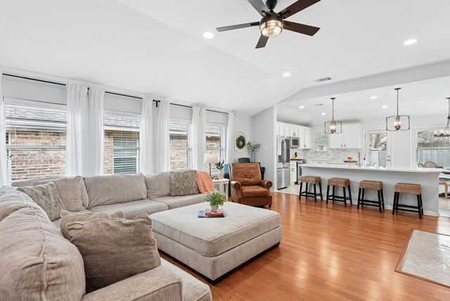 2709 Tumbling River DR, Leander, TX 78641