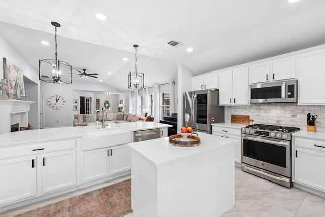 2709 Tumbling River DR, Leander, TX 78641