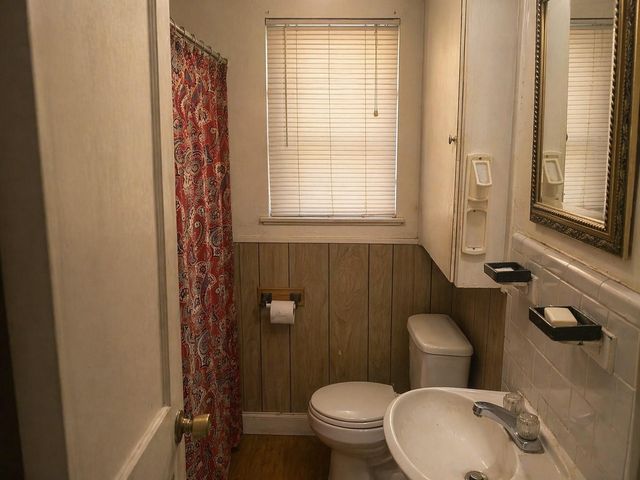 5707 Glenhurst Drive, Houston, TX 77033