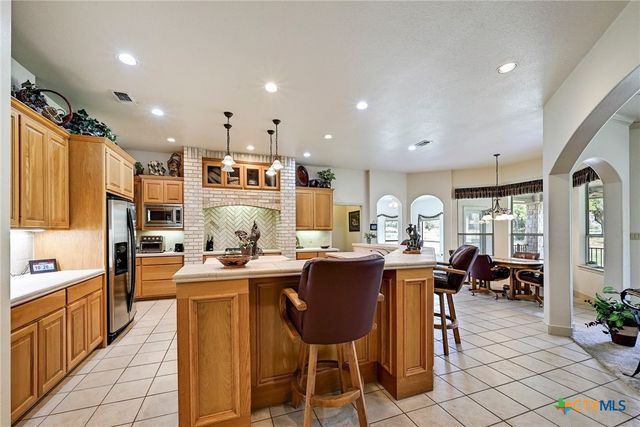 100 Wallace Riddell Drive, Burnet, TX 78611