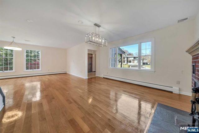 11 Old Tappan Road, Old Tappan, NJ 07675