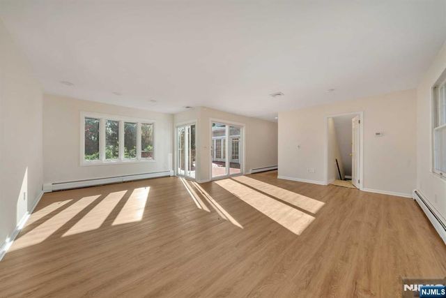 11 Old Tappan Road, Old Tappan, NJ 07675