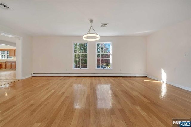 11 Old Tappan Road, Old Tappan, NJ 07675