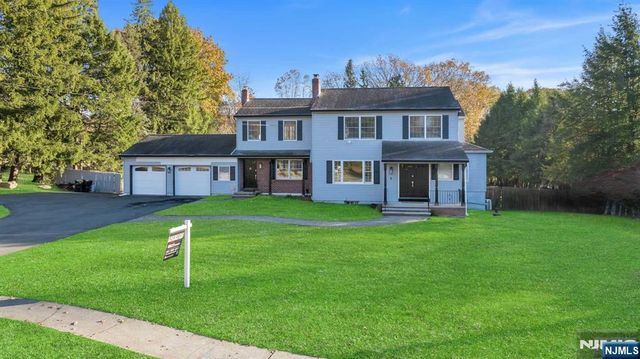 11 Old Tappan Road, Old Tappan, NJ 07675