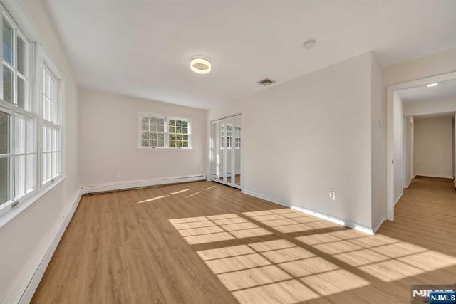 11 Old Tappan Road, Old Tappan, NJ 07675