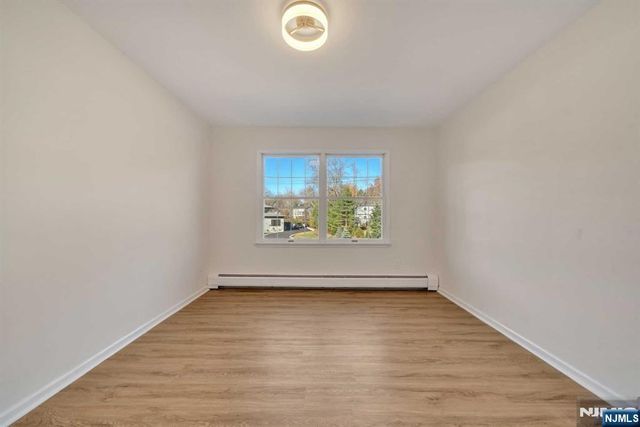 11 Old Tappan Road, Old Tappan, NJ 07675