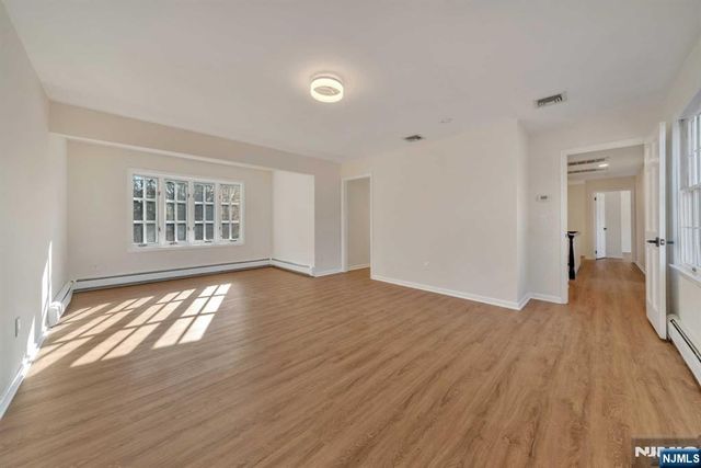 11 Old Tappan Road, Old Tappan, NJ 07675