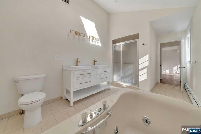 11 Old Tappan Road, Old Tappan, NJ 07675