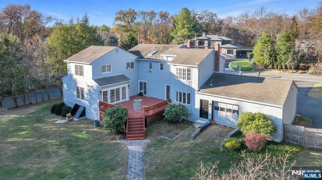 11 Old Tappan Road, Old Tappan, NJ 07675