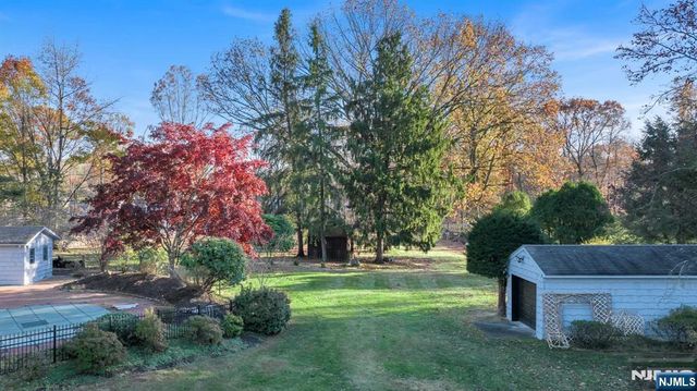 11 Old Tappan Road, Old Tappan, NJ 07675