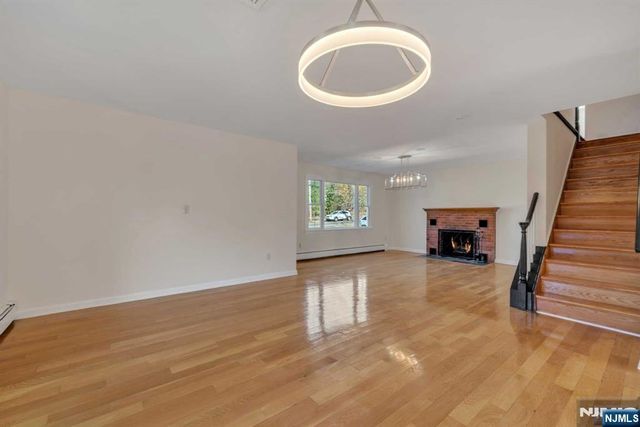 11 Old Tappan Road, Old Tappan, NJ 07675