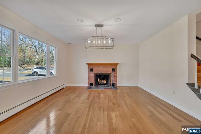 11 Old Tappan Road, Old Tappan, NJ 07675