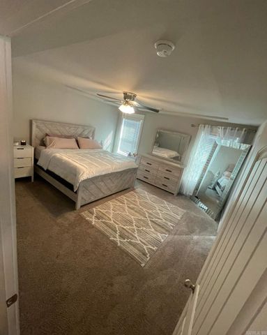 2096 Creekwood Circle, Bauxite, AR 72011