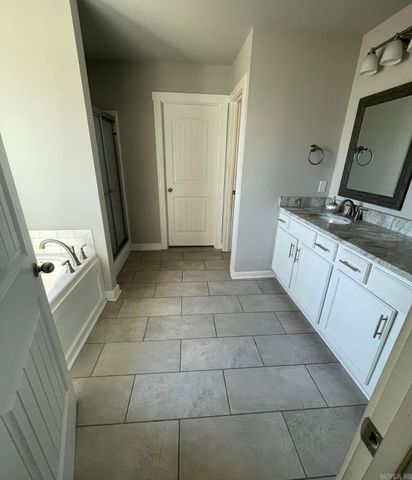 2096 Creekwood Circle, Bauxite, AR 72011