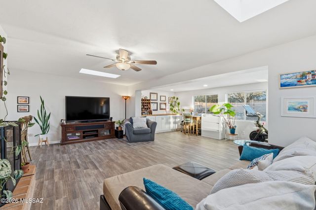 1511 W Liddell Drive, Tucson, AZ 85704