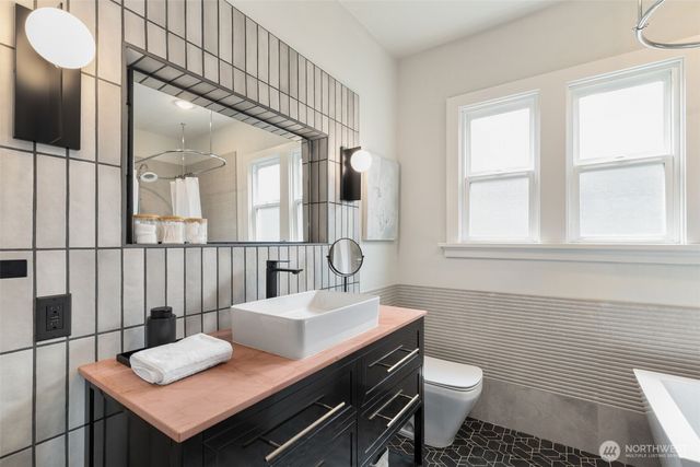 903 23rd Avenue S, Seattle, WA 98144