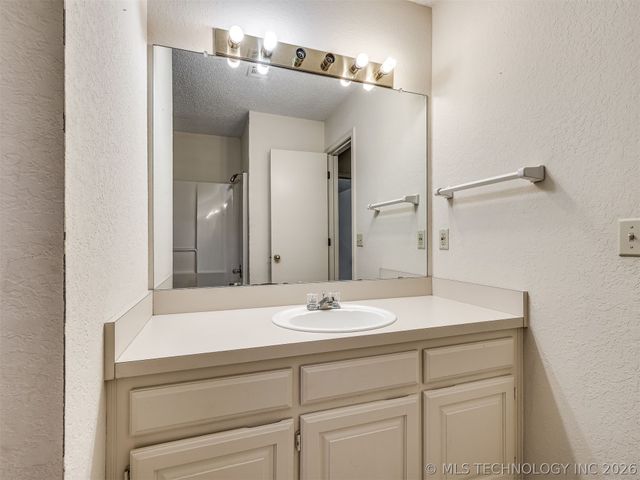 1812 S Gardenia Avenue, Broken Arrow, OK 74012