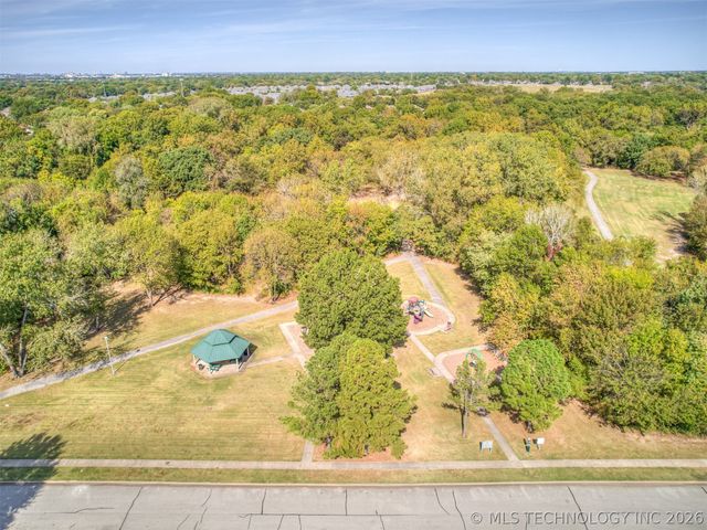 1812 S Gardenia Avenue, Broken Arrow, OK 74012