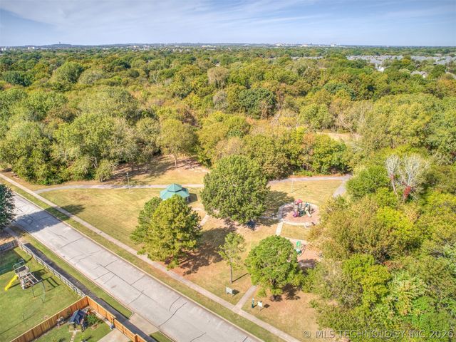 1812 S Gardenia Avenue, Broken Arrow, OK 74012