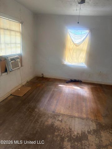 959 Combs Street, Jackson, MS 39204