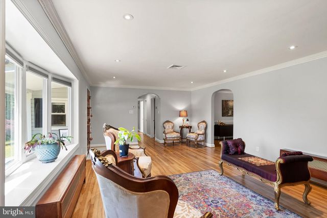 815 SENECA RD, Great Falls, VA 22066